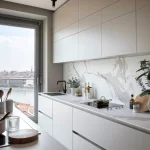 minimalistička bela kuhinja, stan, Beograd